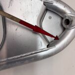 Wahacz przedni dolny prawy Suzuki - 11